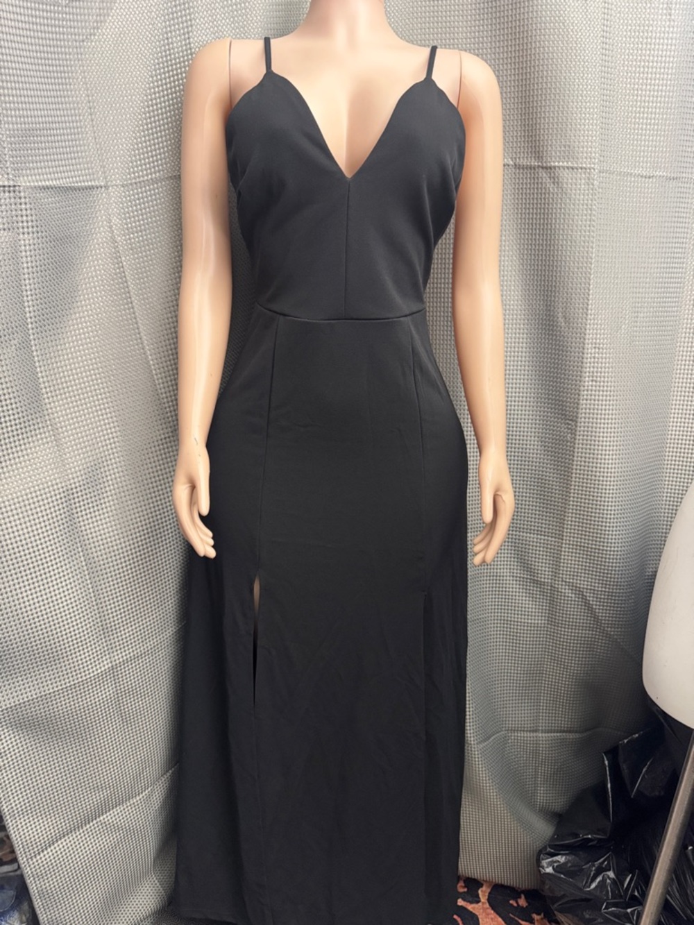 Elegant Black V-Neck Spaghetti-Strap Maxi Dress